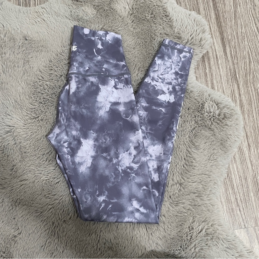 Darc Sport She Big Wolf Head Legging in Purple Stone Marble (XS)